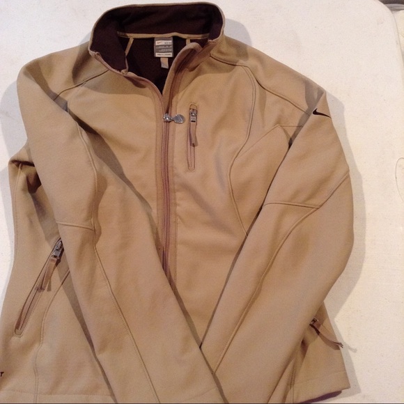 Nike Jackets & Blazers - Women’s Nike Therma-Fit Winter Jacket size medium Nike Jackets & Blazers - Women’s Nike Therma-Fit Winter Jacket size medium
